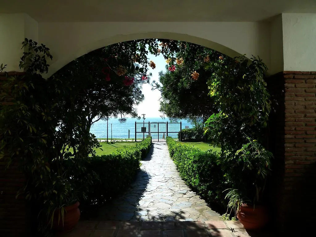 Hacienda Beach Estepona 0*,